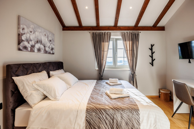 Private oasis with pool and Mediterranean charm, Villa Horizon, Rogoznica - Croatia Rogoznica